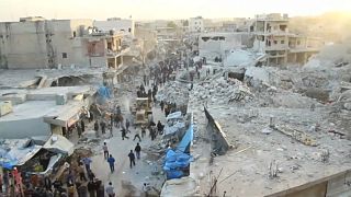 61 قتيلا في قصف بريف حلب.. وواشنطن وموسكو تلتزمان الصمت