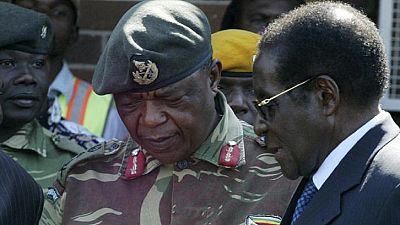 Le parti de Mugabe accuse le chef de l'armée "de conduite relevant de la trahison"