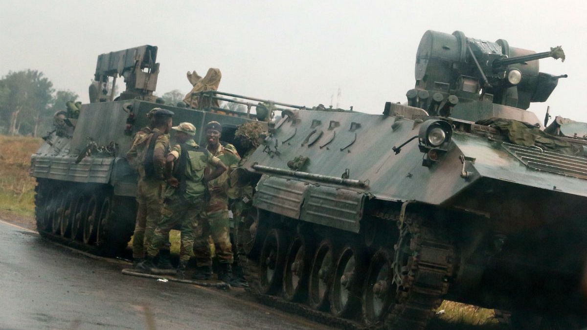 Los militares niegan haber dado un golpe de Estado en Zimbabue