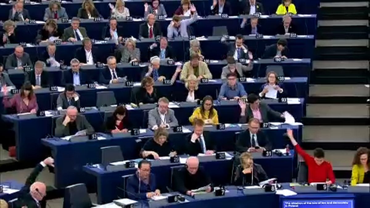 نقض حقوق بشر دلیل هشدار کم سابقه پارلمان اروپا به لهستان