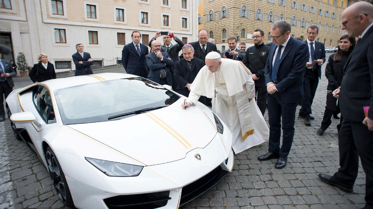 Pontiff receives gift of special Lamborghini