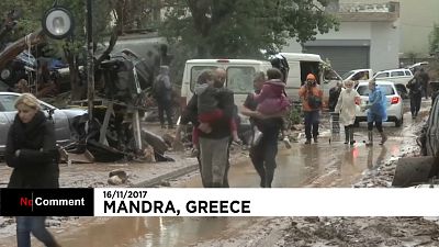 Graves inondations dans la banlieue d'Athènes