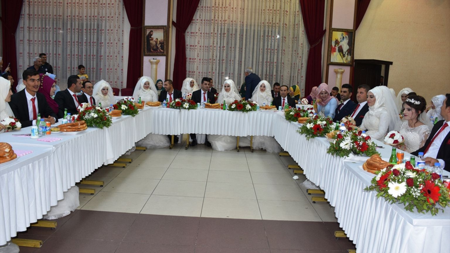 Müftü ilk kez resmi nikah kıydı: 5 çocuk yapın