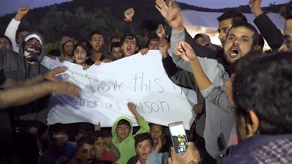 Ferieninsel Lesbos – für Flüchtlinge "das neue Guantanamo" Ferieninsel Lesbos – für Flüchtlinge "das neue Guantanamo"
