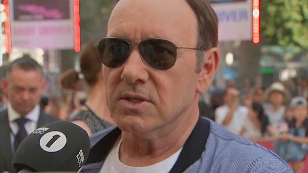Molestie: dipendenti 'Old Vic' accusano Spacey Molestie: dipendenti 'Old Vic' accusano Spacey
