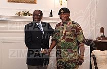 Zimbabwe : Robert Mugabe joue la montre