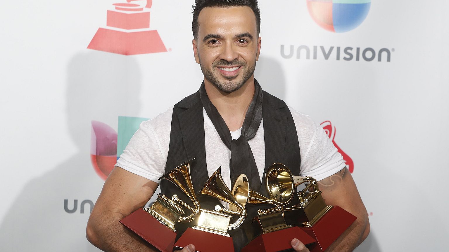 Latin Grammy: Το «Despacito» τραγούδι της χρονιάς