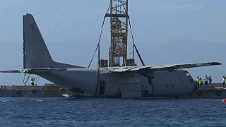 Hércules C-130 da Força Aérea da Jordânia termina no mar