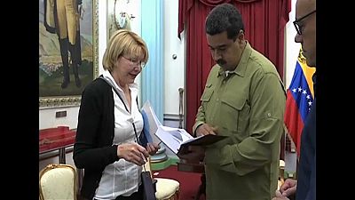 Maduro denunciado por "crímenes contra la humanidad"