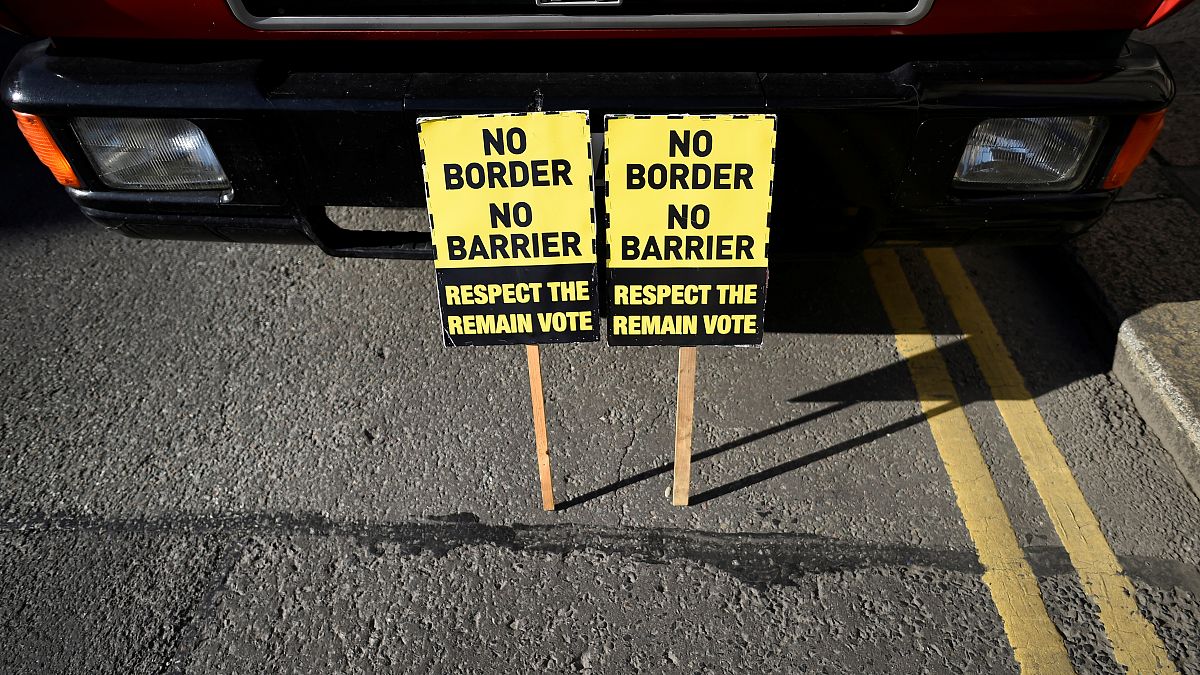 ‘No hard border’: Ireland wants guarantee before Brexit talks advance