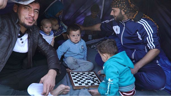 O inferno dos refugiados em Chios O inferno dos refugiados em Chios