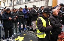 وزير الداخلية الفرنسي يدعو إلى التوقف عن تشويه سمعة المسلمين