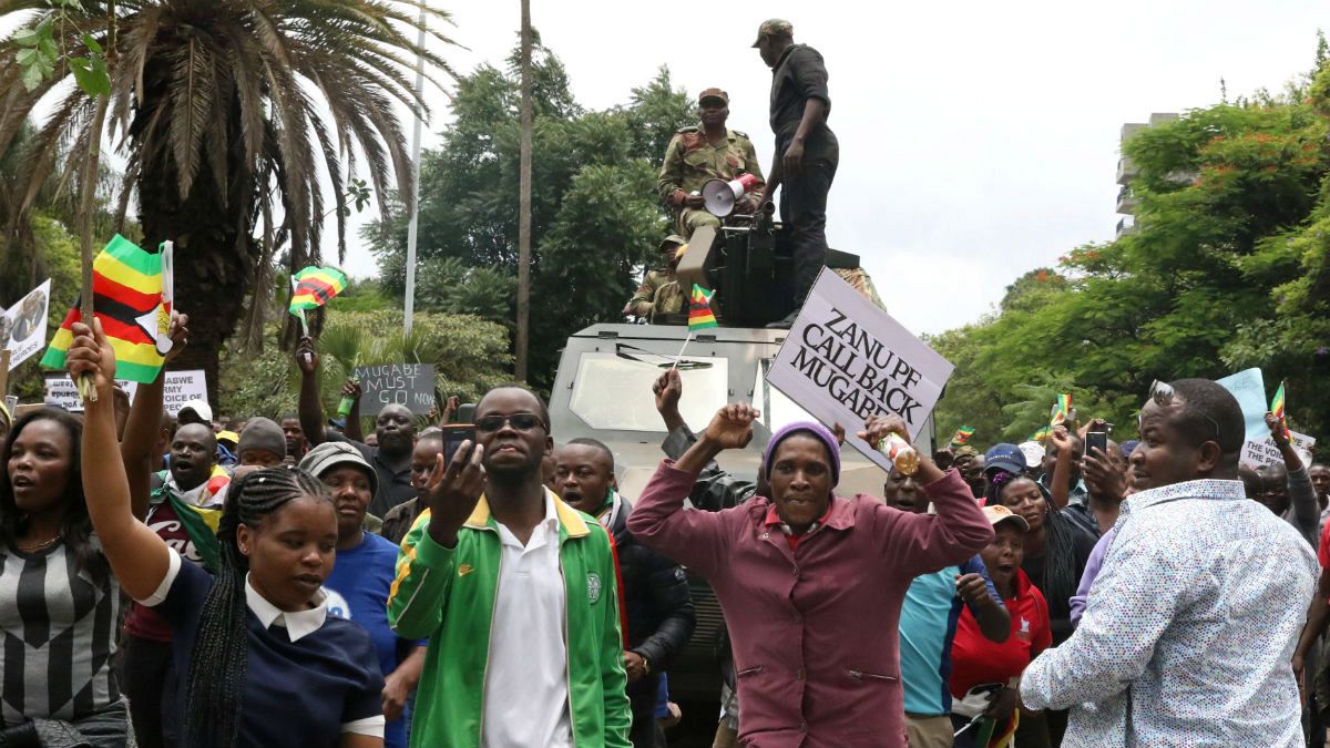 خوشحالی مردم زیمبابوه از احتمال کناره‌گیری موگابه از قدرت