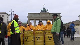 Berlin'de 'nükleer silahlara hayır' protestosu