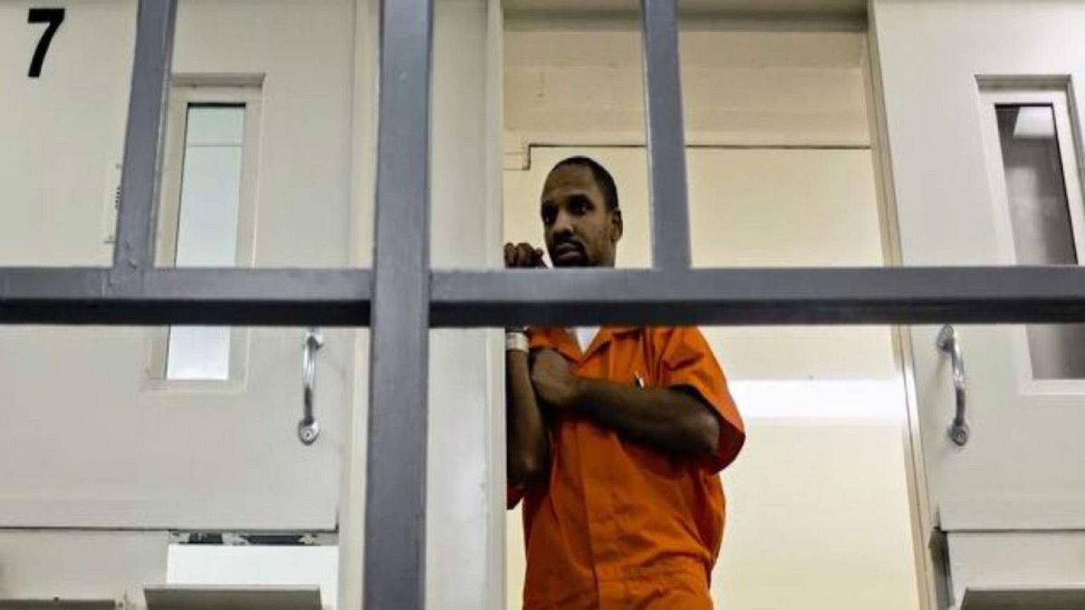 التمييز بين البيض والسود يصل إلى ساحات المحاكم الأمريكية