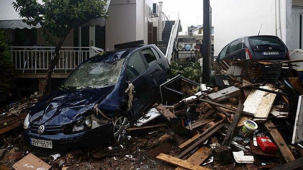 Número de mortos na Grécia sobe para 20 Número de mortos na Grécia sobe para 20