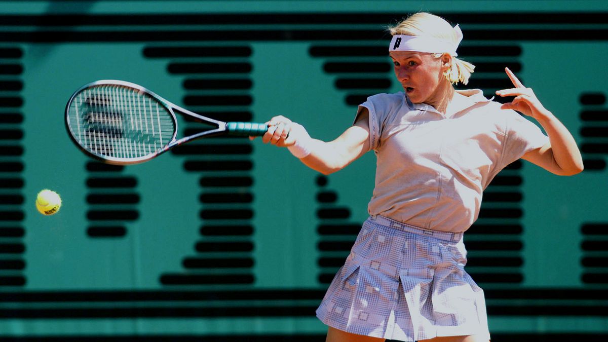 التشيكية يانا نوفوتنا لاعبة التنس السابقة  تفارق الحياة بعد صراع مع المرض