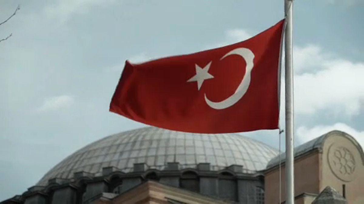Pierini: AB'nin Türkiye'ye fon kesintisi sembolik bir karar