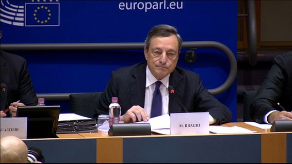 Draghi al Parlamento europeo: forte espansione della zona euro ma inflazione ancora non convincente Draghi al Parlamento europeo: forte espansione della zona euro ma inflazione ancora non convincente