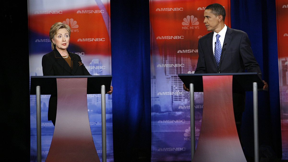 Image: Hillary Clinton and Barack Obama debate at Drexel University in Phil
