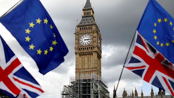 Barnier: 'Ayrılık şartlarına uyulması halinde İngiltere'ye iddialı ticaret anlaşması sunmaya hazırız' Barnier: 'Ayrılık şartlarına uyulması halinde İngiltere'ye iddialı ticaret anlaşması sunmaya hazırız'