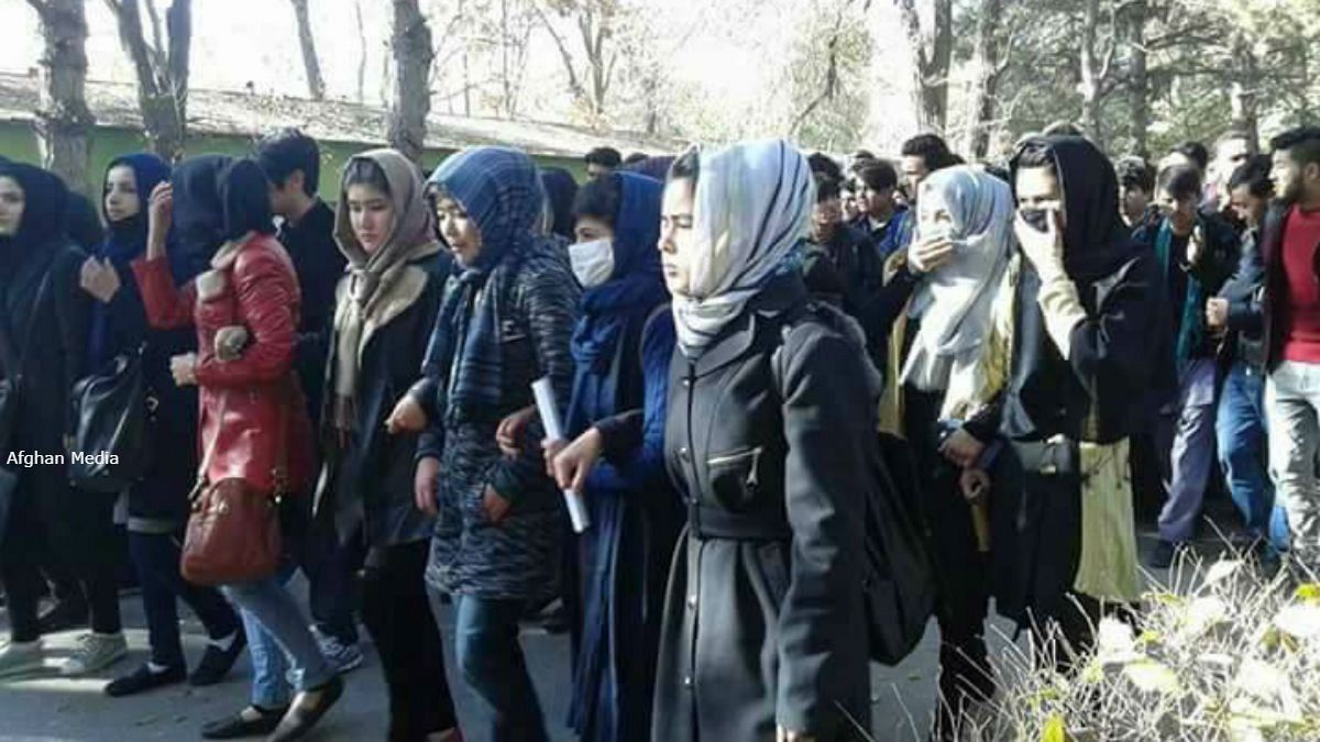 خودکشی زهرا خاوری دانشجوی دامپزشکی کابل و اعتراض دانشجویان