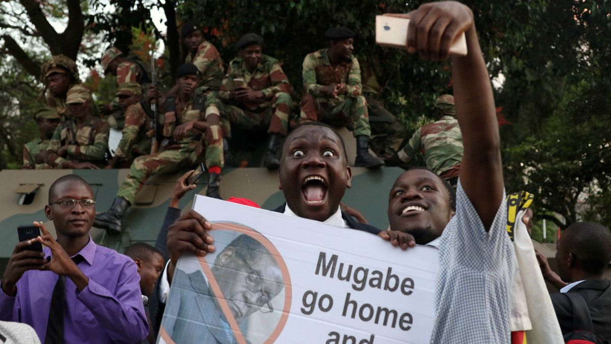 شادمانی شهروندان زیمبابوه از استعفای موگابه