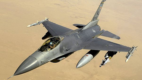 الطيران الامريكي ينفذ ضربتين جويتين على معاقل داعش الطيران الامريكي ينفذ ضربتين جويتين على معاقل داعش