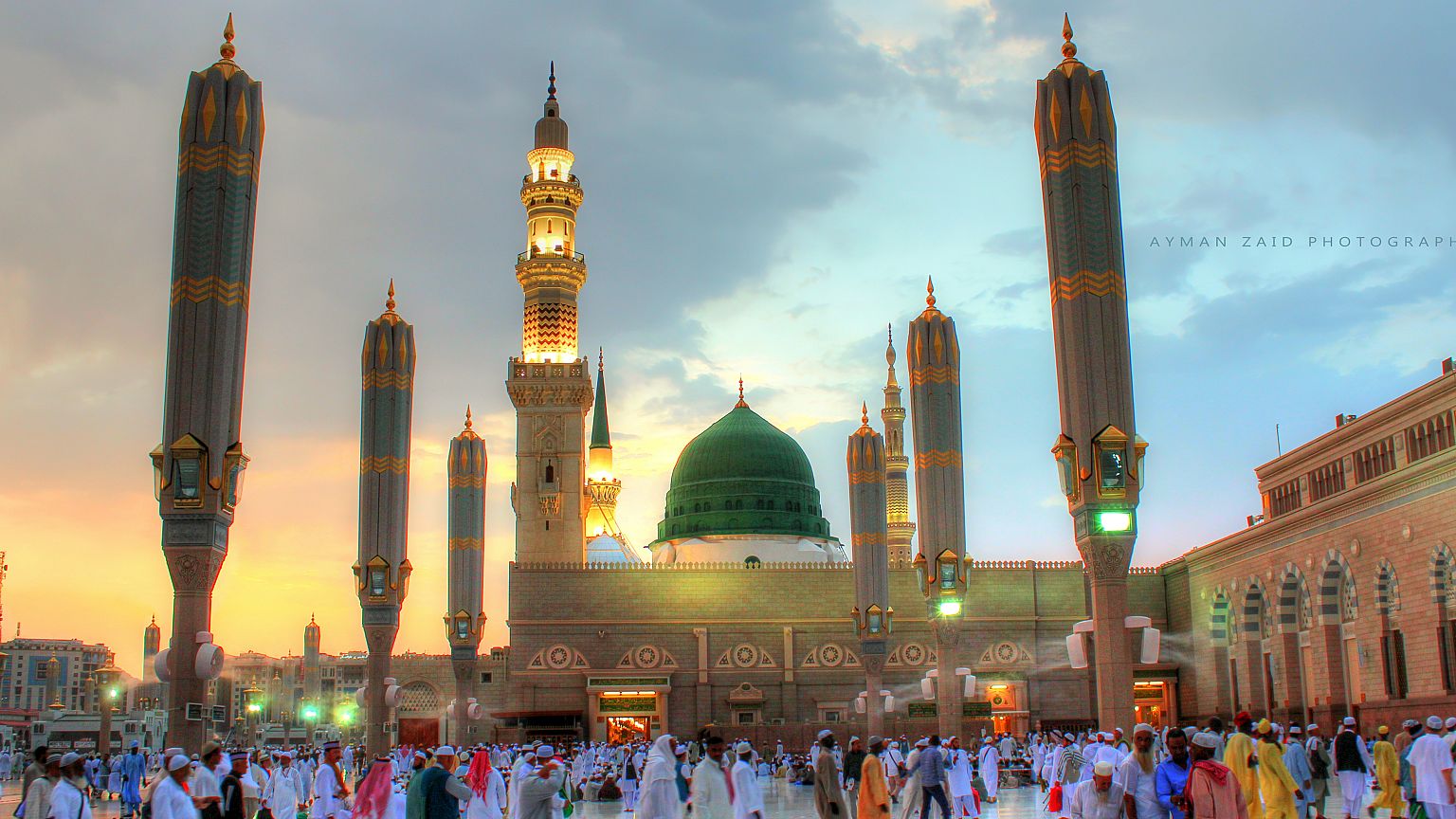 مدون إسرائيلي يكشف تفاصيل زيارته للمسجد النبوي