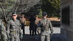 Image: north and south korean soldiers, filer