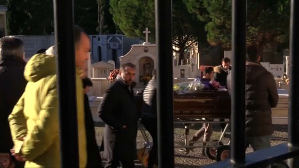 Totò Riina sepolto a Corleone Totò Riina sepolto a Corleone