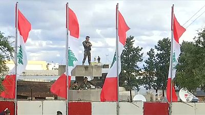 Hariri asiste al desfile militar que conmemora la independencia del Líbano