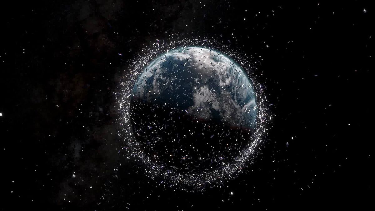 ¿Qué podemos hacer con las 8.000 toneladas de desechos espaciales que orbitan la Tierra?