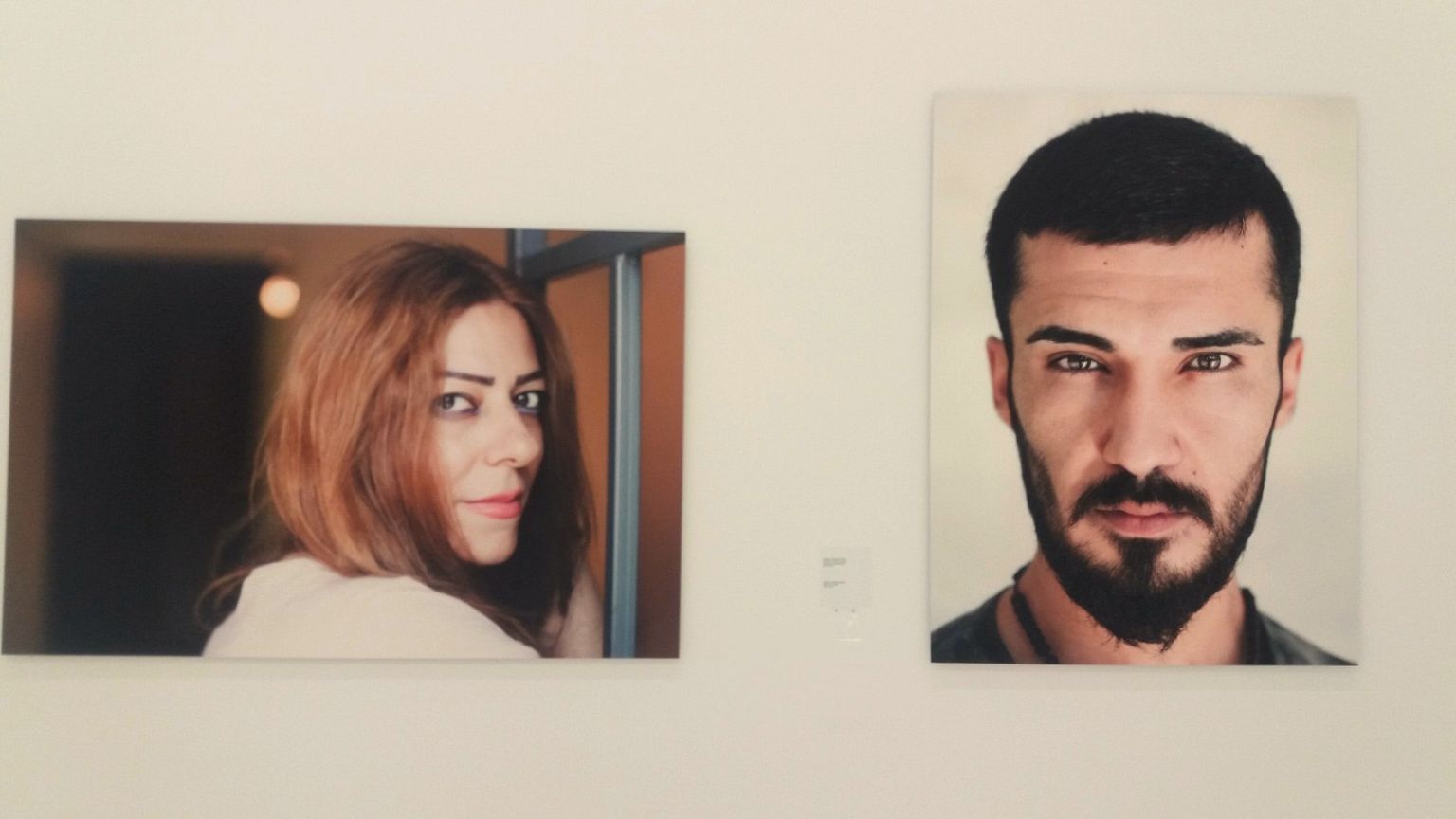Grecia: volti e racconti dei rifugiati in mostra ad Atene