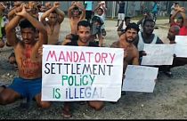 Des migrants du camp de rétention de Manus évacués de force