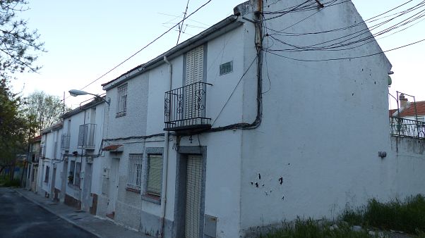 Mann (56†) liegt 4 Jahre tot in seiner Wohnung Mann (56†) liegt 4 Jahre tot in seiner Wohnung