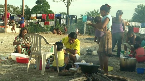 Tribo Warao foge da Venezuela para o Brasil Tribo Warao foge da Venezuela para o Brasil