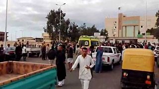 Sinai, attentato in una moschea: centinaia i morti