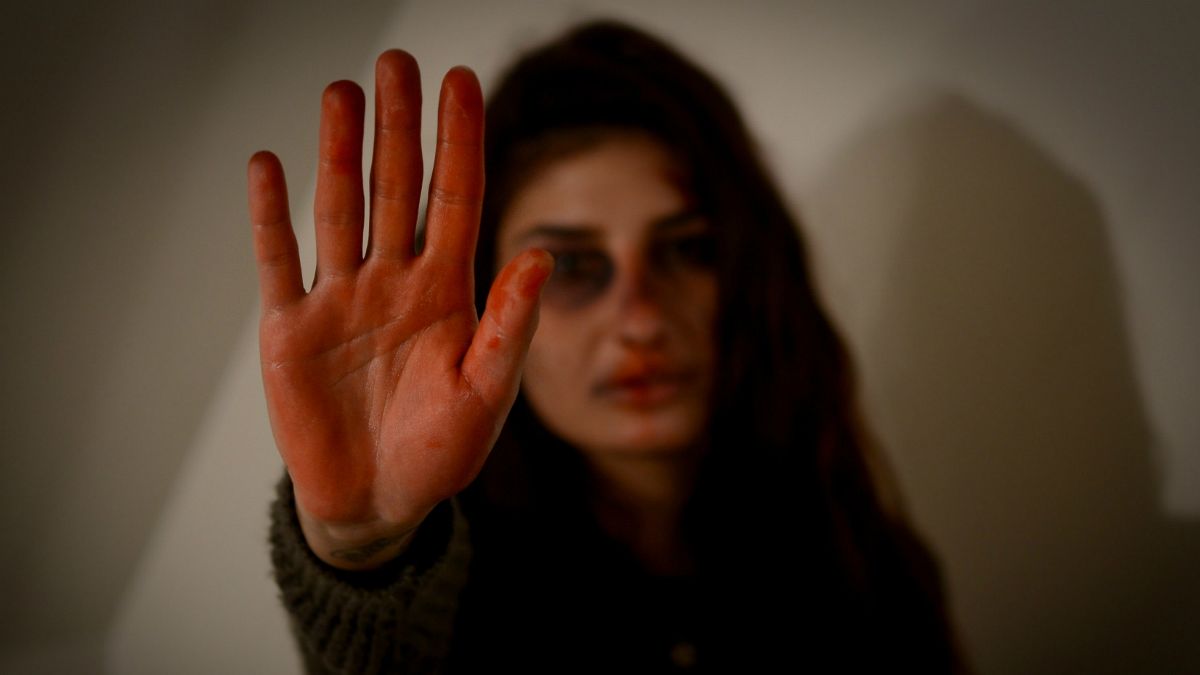 خشونت علیه زنان؛ از بدن‌های کبود تا روان‌های رنجیده