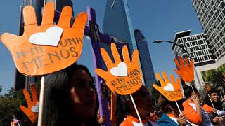 Manifestações contra a violência doméstica em várias cidades do mundo