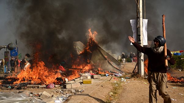 Αιματηρές συγκρούσεις στο Ισλαμαμπάντ Αιματηρές συγκρούσεις στο Ισλαμαμπάντ