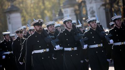 تعویض پستهای نگهبانی باکینگهام با حضور ملوانان نیروی دریایی سلطنتی