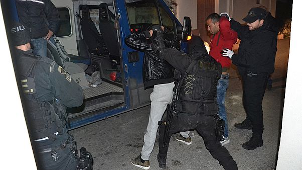 Λέσβος: Ένας νεκρός σε συμπλοκή Αφγανών μεταναστών Λέσβος: Ένας νεκρός σε συμπλοκή Αφγανών μεταναστών