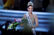 Miss Universo: premiata la sudafricana Demi-Leigh Nel-Peters, al centor delle polemiche quest'estate