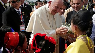 Le pape s'autocensure : il ne dit pas le mot "Rohingyas"
