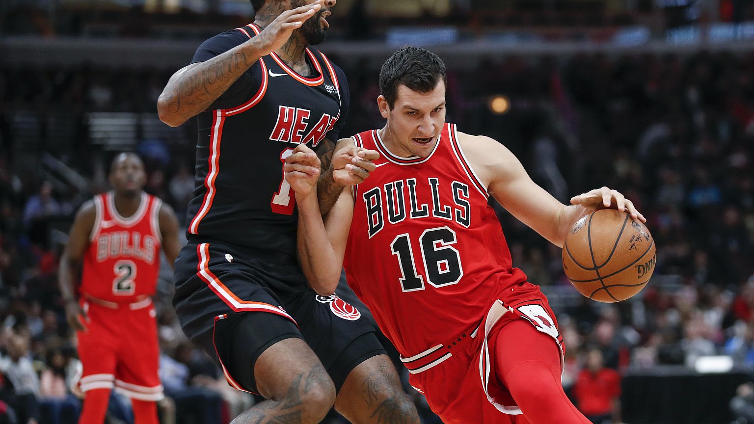 Miami Heat beats Chicago Bulls