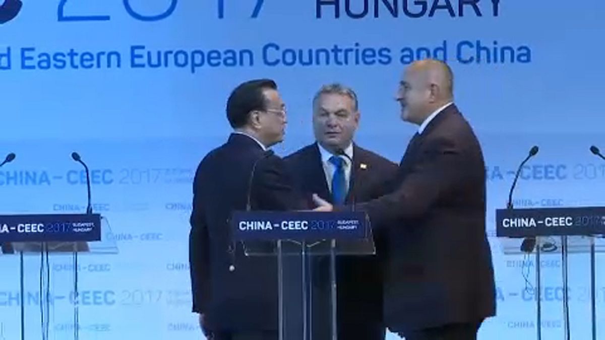 Cimeira da CEEC: Desenvolvimento do Centro e Leste da Europa passa pela China