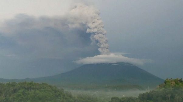 Bali: aeroporto chiuso per altre 24 ore Bali: aeroporto chiuso per altre 24 ore