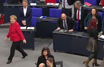 Glyphosat vergiftet GroKo-Klima: Merkel rüffelt Schmidt für "Ja" in Brüssel
