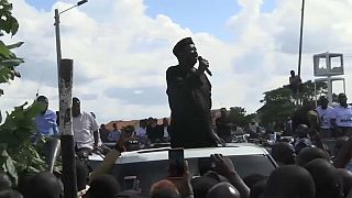 Unruhiges Kenia: Oppositionsführer nennt sich "rechtmässiger Präsident"